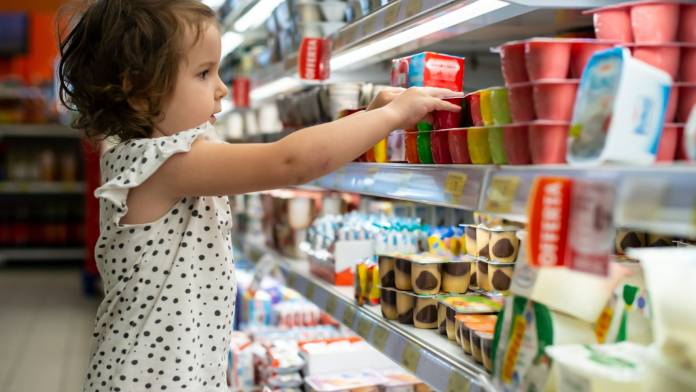 Interview mit Dr. Dorothea Portius: Joghurt enthält überraschend viel Zucker